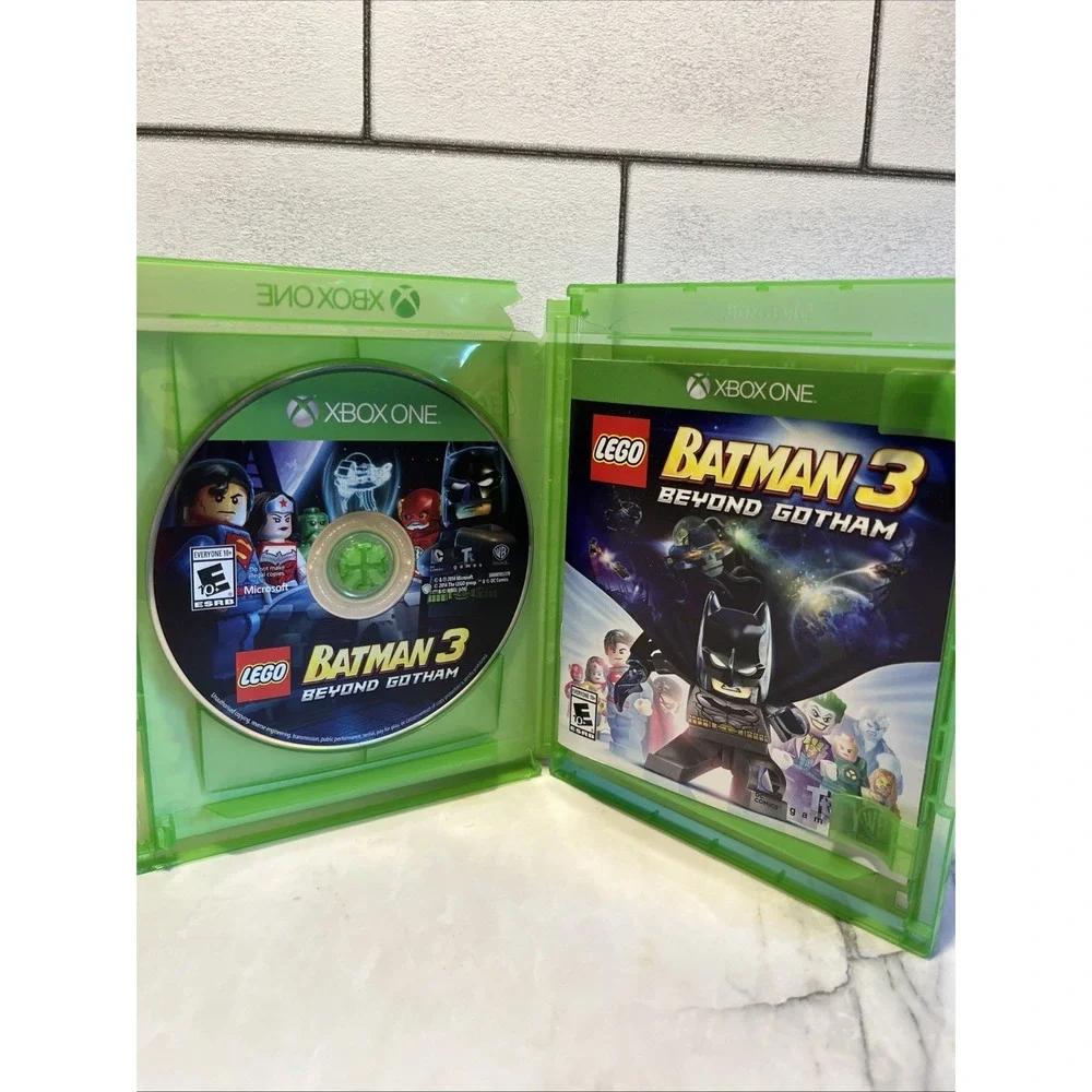 LEGO Batman 3 Beyond Gotham 2014Xbox One Used Manual & Broken Case Fast Shipping